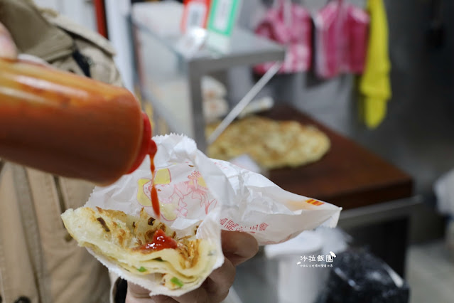 北投美食『燈亮有餅北投山東蔥油餅』想吃厚餅請等40分鐘