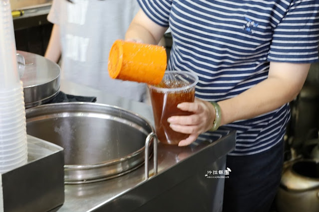 北投市場內當地人喝的古早味紅茶冰老店『許記紅茶』