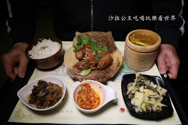 南投日月潭水社碼頭美食推薦【邵族風味餐】比臉盆還大/碼啡館(碼頭休閒大飯店)