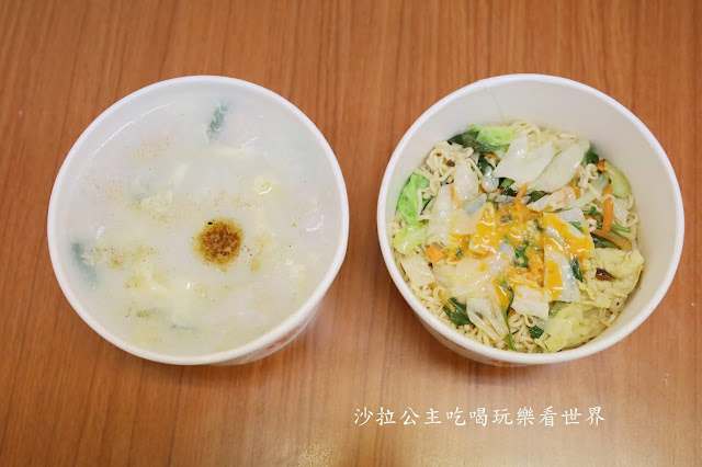 台中逢甲夜市美食『金門炒泡麵廣東粥店』食尚玩家推薦無米廣東粥/可帶外食