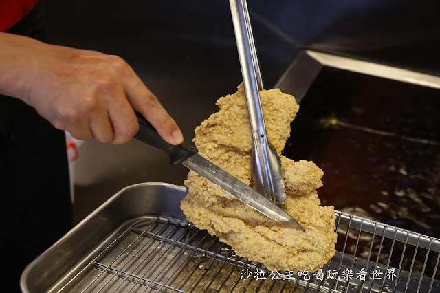 中山區雞排/中山美食『維縈家鄉碳烤雞排(民生東路店)』士林夜市美食插旗中山區/捷運雙連站