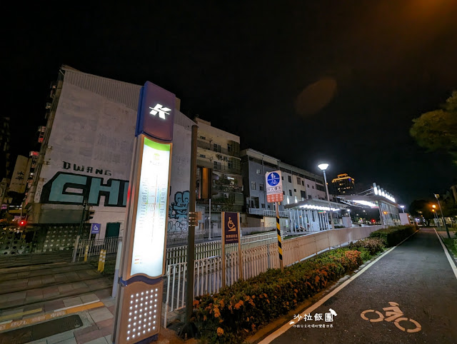 高雄CP值超高住宿『夏優旅居-駁二館』早餐，咖啡、點心12小時免費吃