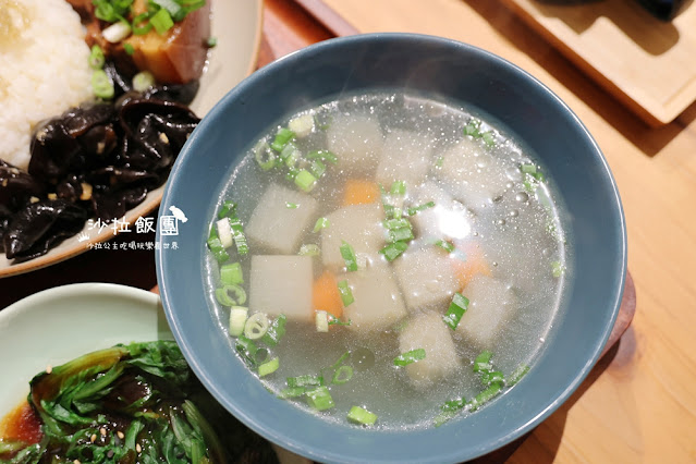 桃園龍潭美食『湮雨平生牛肉麵舖』渴望園區，文青麵店