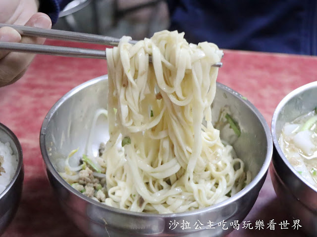 大龍峒大龍夜市美食/宵夜/小吃『台南担仔麵』捷運圓山站