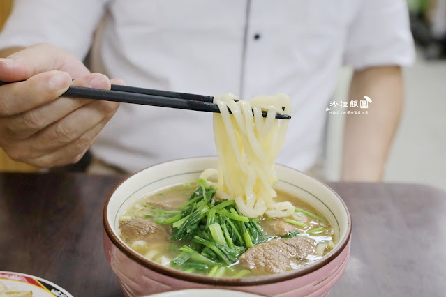 東門美食『廖家牛肉麵』每天只營業4小時，米其林必比登推薦