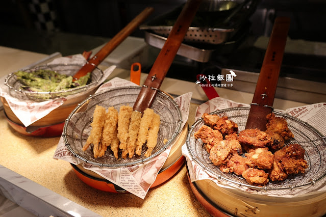 台北車站吃到飽『台北凱撒大飯店Checkers自助餐廳』威靈頓牛排、紅白酒、啤酒喝到飽