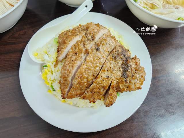 北投美食『丰清揚小吃店』鼎泰豐師傅出來開的店，排了45分鐘才吃到