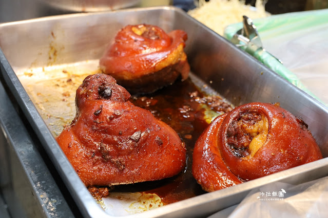 北投生意最好的滷肉飯『矮仔財滷肉飯』必點紅燒蹄膀、大腸頭