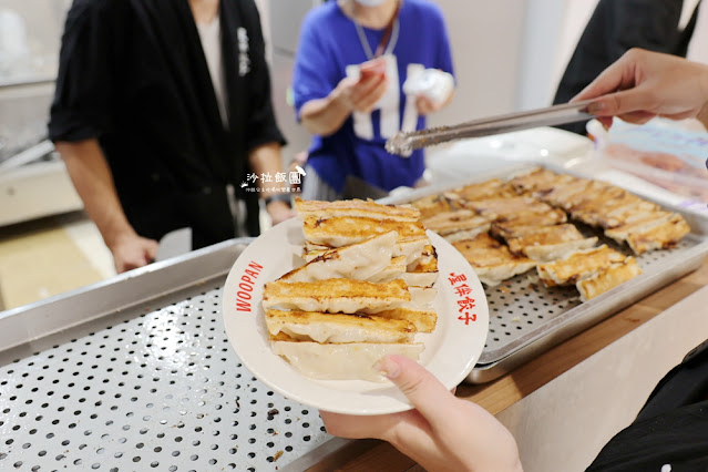 『屋伴餃子』士林夜市新開幕餃子麵食店，月見麻婆豆腐飯、時令排骨湯必點