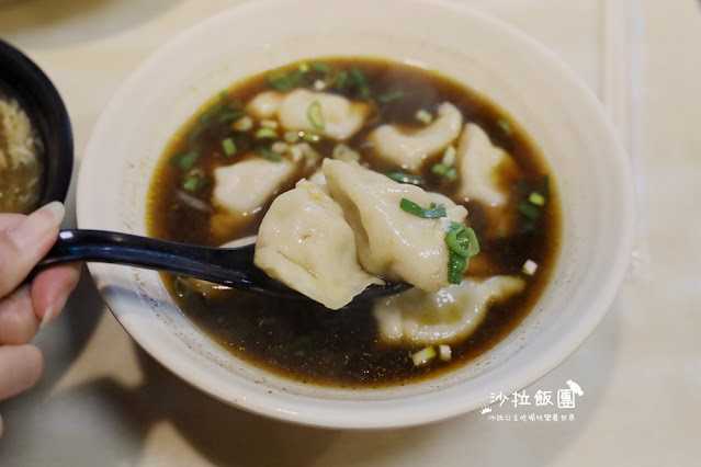 光華商圈『銀記手擀刀切牛肉麵』飲料喝到飽，捷運忠孝新生站