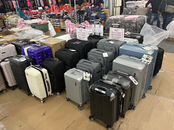 【花蓮吉安聯合特賣會】行李箱工廠直營廠拍990元起，胖胖箱、前開式行李箱、包包