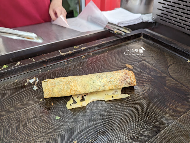 台中大坑美食『明倫蛋餅大坑店』麵糊直接煎，當下午茶不錯