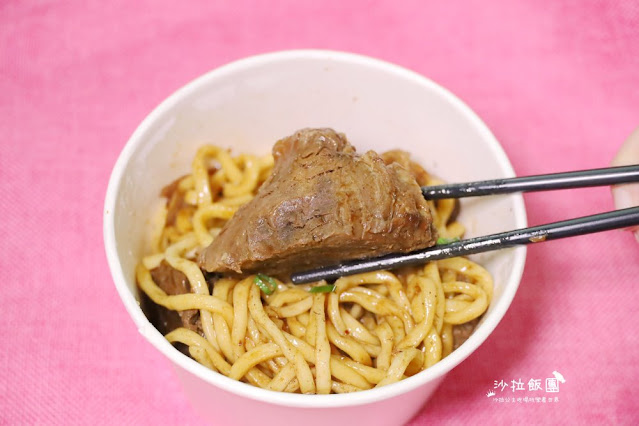 士林美食『天東86牛肉麵士林店』牛肉麵推薦、菜單、爆筋牛肉超好吃、捷運士林站