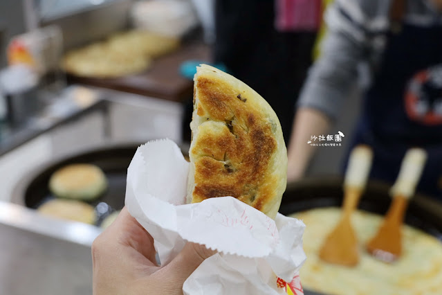 北投美食『燈亮有餅北投山東蔥油餅』想吃厚餅請等40分鐘