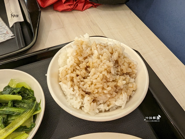 士林好吃雞肉飯『謙謙雞肉飯美崙店』土雞、放山雞、烏骨雞、玉米雞任你選