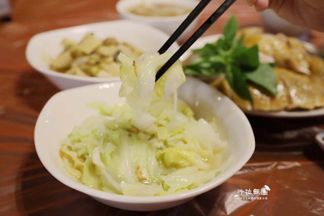 陽明山美食竹子湖高人氣土雞『冠宸食館』11點就爆滿