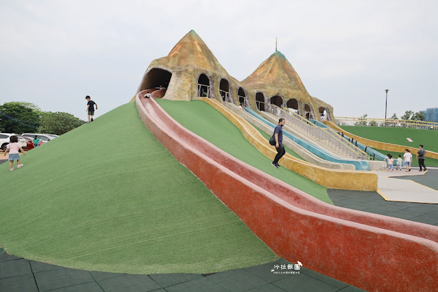 苗栗竹南獅山親子公園火炎山地景溜滑梯