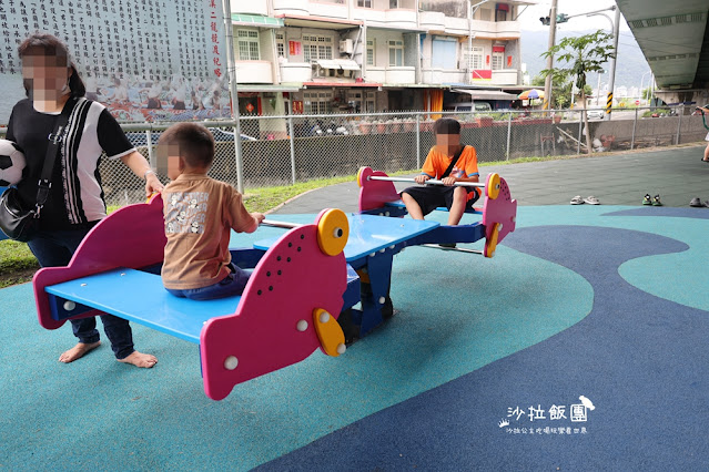 礁溪景點親子公園『二龍之心』龍舟造型溜滑梯