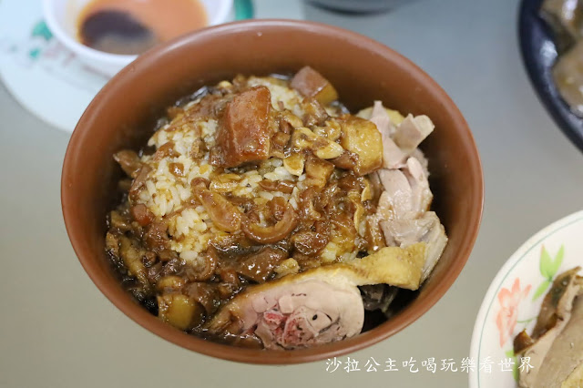 新竹城隍廟人氣小吃『許二姊鴨肉許』炒鴨血.鴨肉飯/宵夜