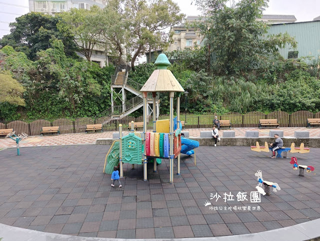 鶯歌景點『鶯歌永吉公園』炮仗花、3D步道、迴旋溜滑梯特色公園