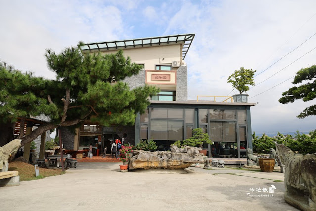 苗栗苑裡人氣美食『大鼎夏荷牛肉麵館』水上玻璃屋豪宅吃牛肉麵、豆花吃到飽