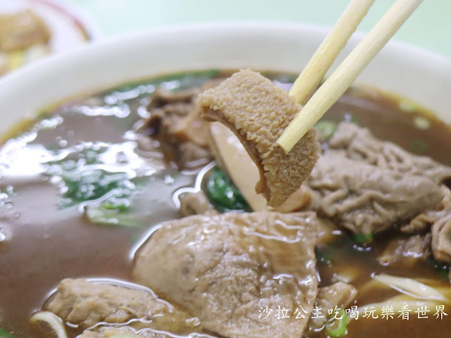 北投美食『吳家牛肉麵』韓國白鐘元推薦三寶麵/菜單/北投人氣排隊老店/宵夜