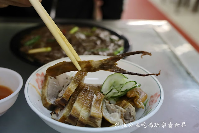 新竹城隍廟人氣小吃『許二姊鴨肉許』炒鴨血.鴨肉飯/宵夜