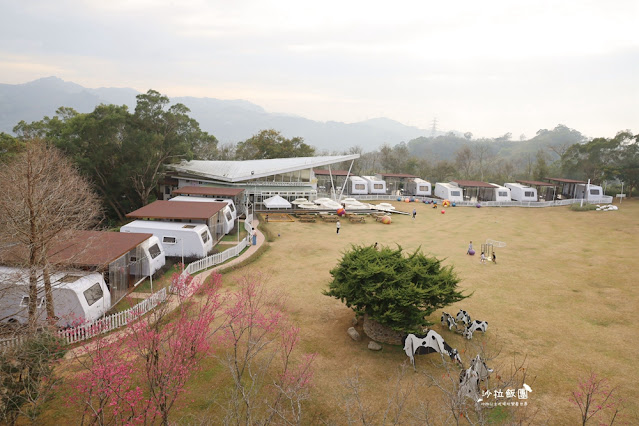 最新星空露營車『自然風情景觀渡假民宿』3000坪超大草坪小孩放電好地方