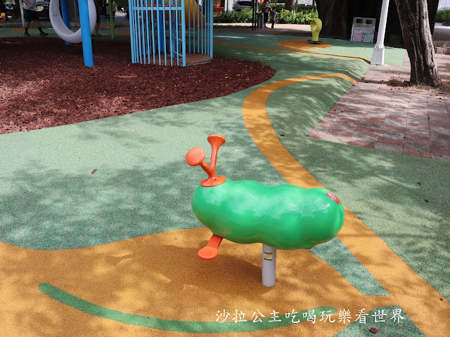 士林特色公園『前港公園』共融遊戲場、天空樹遊戲場溫水游泳池、士林宣原蛋糕專賣店、停車場