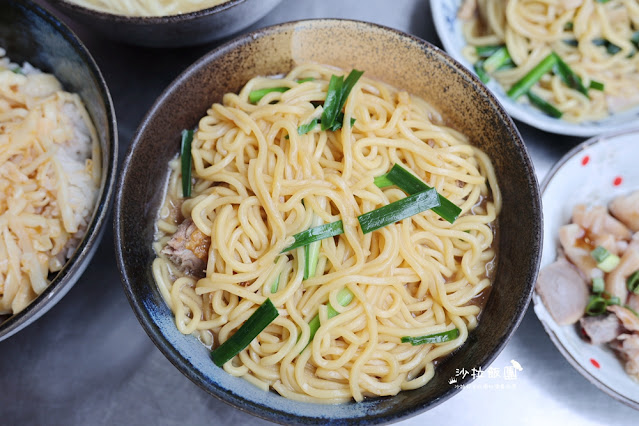 礁溪美食『新竹鴨肉麵礁溪店』炒鴨血、鴨腸