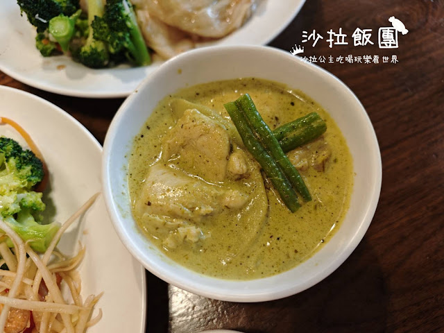 士林夜市泰式料理『FB食尚曼谷』商業午餐只要百元白飯、飲料、甜湯吃到飽