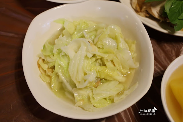 陽明山美食竹子湖高人氣土雞『冠宸食館』11點就爆滿