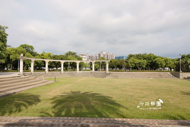 苗栗景點『頭份運動公園』水漾步道、沙坑、溜滑梯，苗栗版的大安森林公園