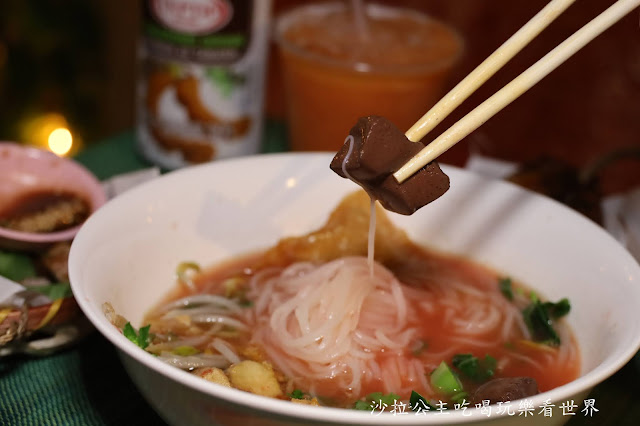 士林美食『哈哈羅55泰式船麵米粉湯(士林店)』菜單、泰式米粉湯、近士林夜市