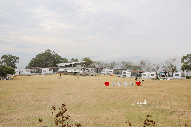 最新星空露營車『自然風情景觀渡假民宿』3000坪超大草坪小孩放電好地方