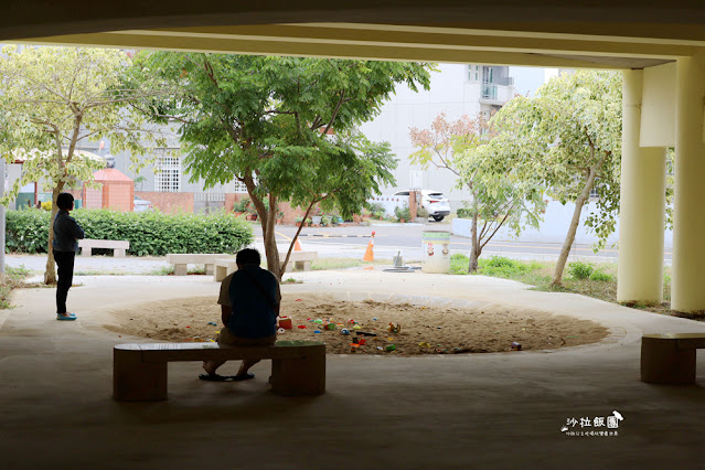 苑裡景點『灣麗親子公園』藺草攀爬場、農舍煙囪滑梯、樹屋遊戲場、脫穀戲砂區、小米洗腳池