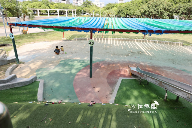 苗栗景點『頭份運動公園』水漾步道、沙坑、溜滑梯，苗栗版的大安森林公園