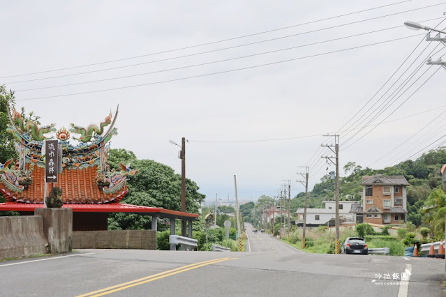 頭城美食車子不會到浮誇系美食『流水森林』上面在吃東西下面在被魚吃吃