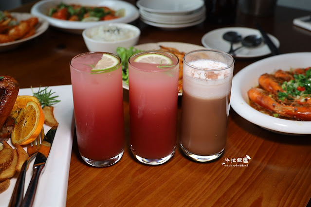 鴻龍宴台中超狂活蝦料理，大船霸氣開進餐廳