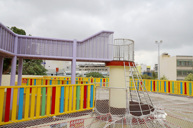 苑裡景點『灣麗親子公園』藺草攀爬場、農舍煙囪滑梯、樹屋遊戲場、脫穀戲砂區、小米洗腳池