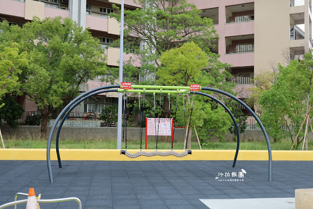 苑裡景點『灣麗親子公園』藺草攀爬場、農舍煙囪滑梯、樹屋遊戲場、脫穀戲砂區、小米洗腳池