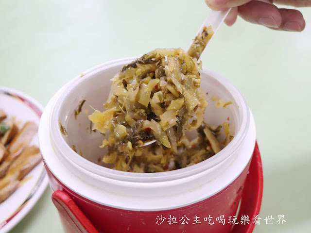 北投美食『吳家牛肉麵』韓國白鐘元推薦三寶麵/菜單/北投人氣排隊老店/宵夜