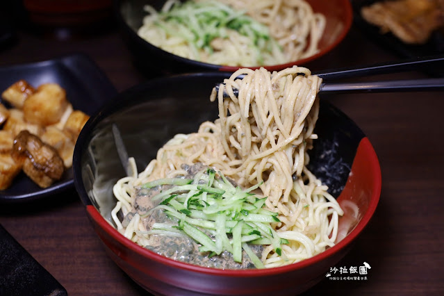 士林夜市美食『吉彖食堂』涼麵、蒜味肉羹、燒烤的絕妙組合