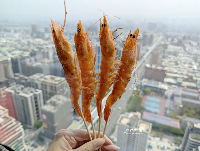 新莊吃到飽『饗饗新莊店』超難吃到新北最強吃到飽，360度高空環景