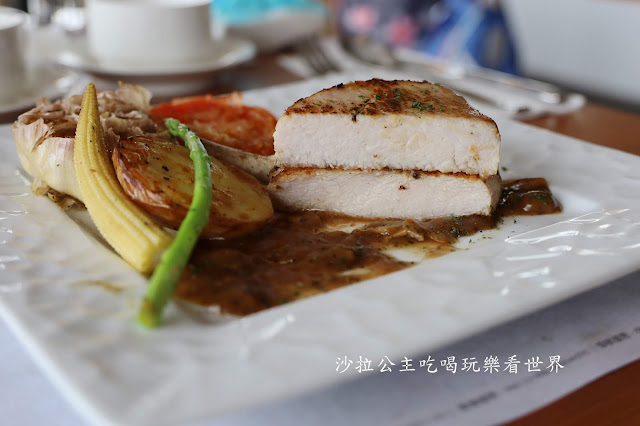 宜蘭五結美食『蝶舞咖啡廳(綠舞國際觀光飯店)』義大利麵/排餐/甜點/眺望龜山島/約會餐廳