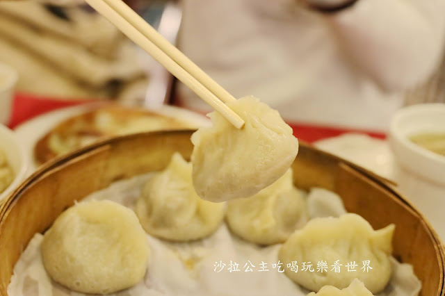 西門町美食.60年老店『一條龍餃子館』牛肉麵.菜單.捷運西門站