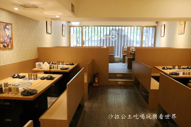 板橋燒烤吃到飽『燒惑日式炭火燒肉店(板橋店)』瓶裝啤酒無限暢飲/壽星雪花黑牛蛋糕/打卡優惠/捷運新埔站