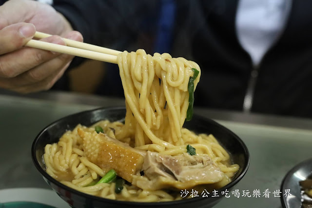 新竹城隍廟人氣小吃『許二姊鴨肉許』炒鴨血.鴨肉飯/宵夜