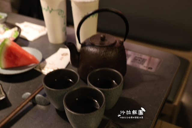 大巨蛋美食『湊湊火鍋』三種小菜、水果、白飯吃到飽