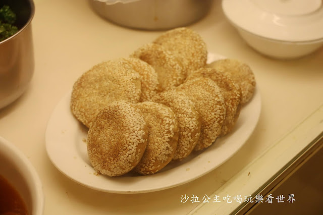 西門町美食.60年老店『一條龍餃子館』牛肉麵.菜單.捷運西門站